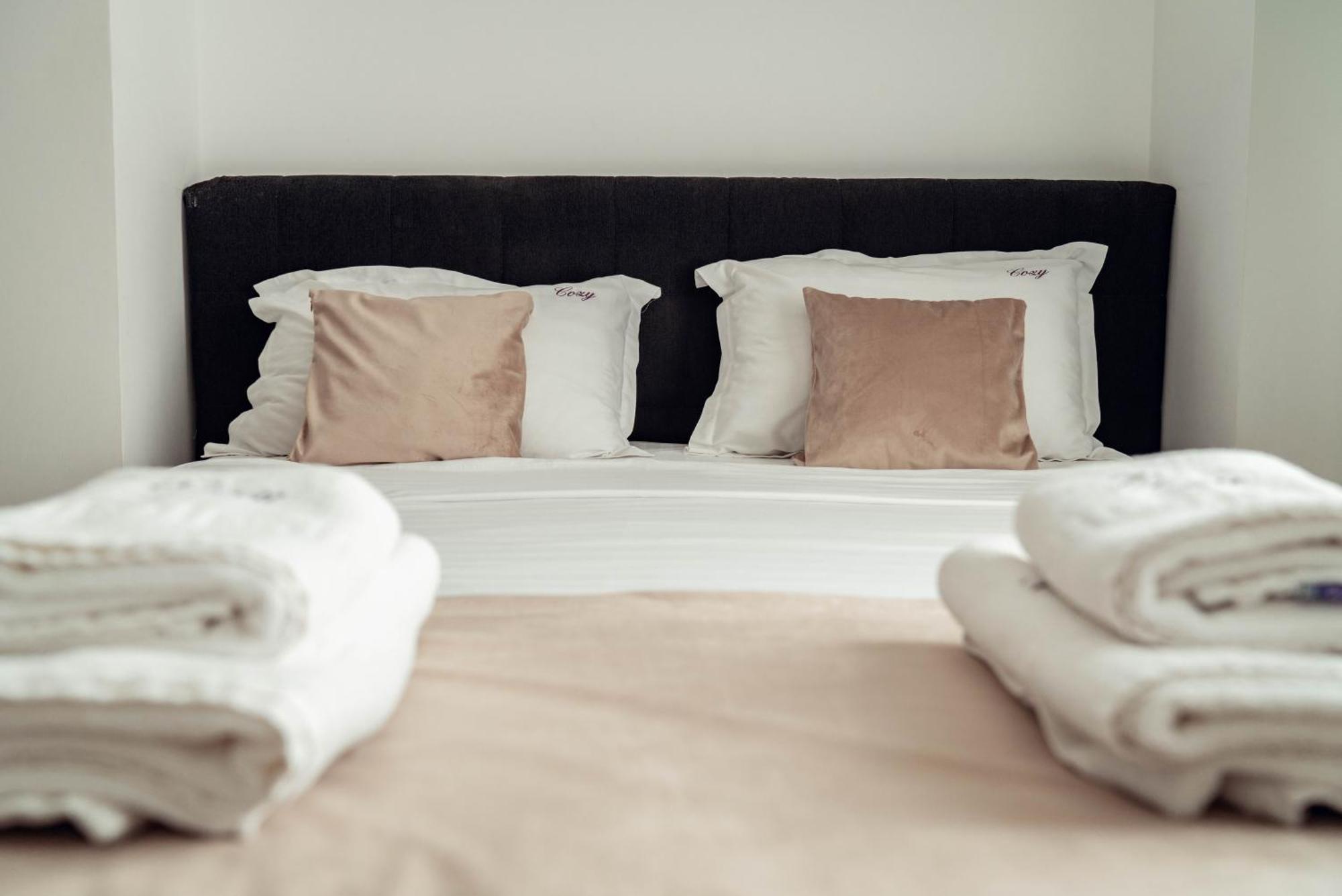 Exclusive Collection Palas Mall Suites And Studios Yaş Dış mekan fotoğraf